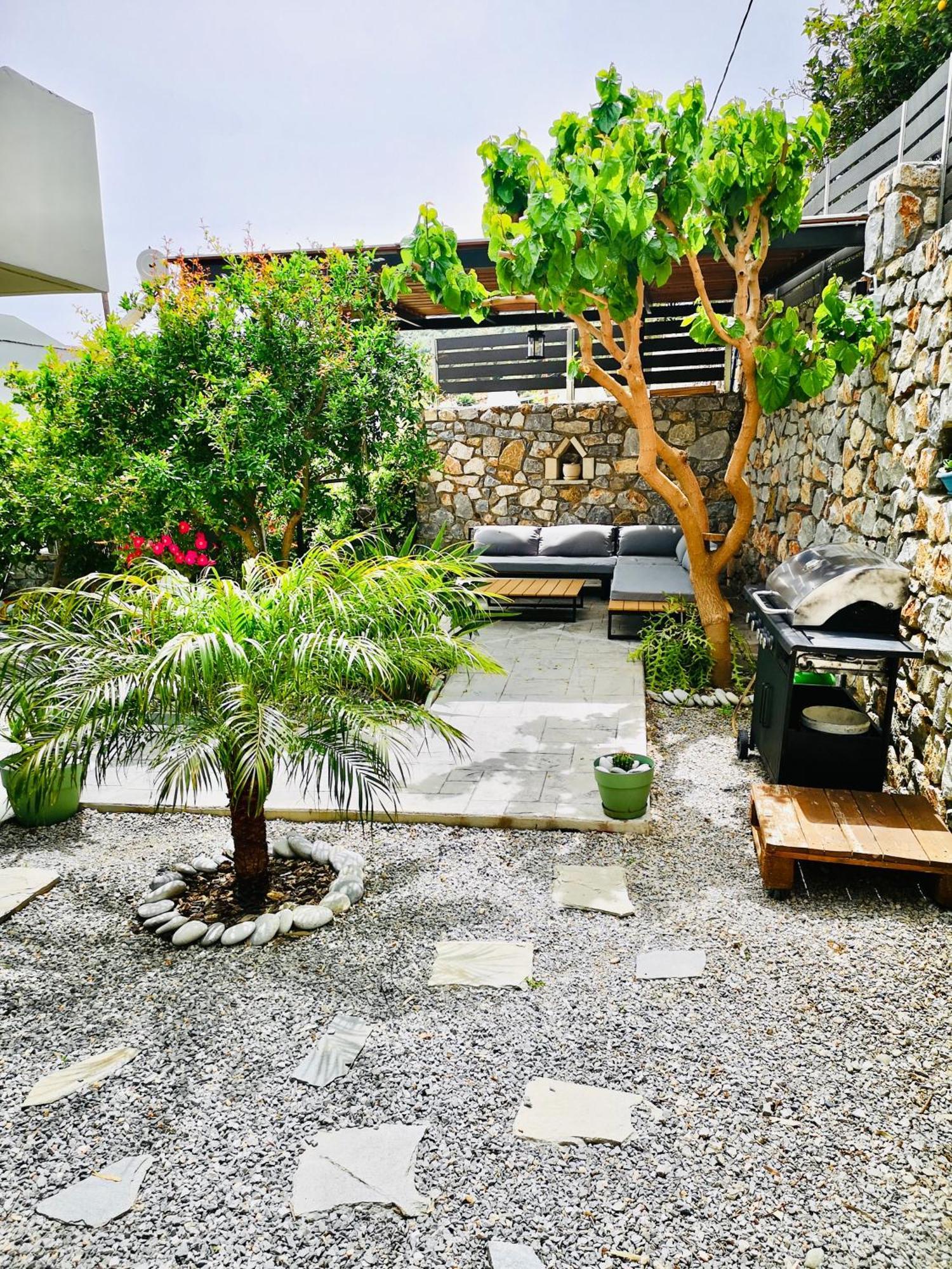 Spacious Maistrali Villa, Private Pool & Garden โรดาคิโน ภายนอก รูปภาพ