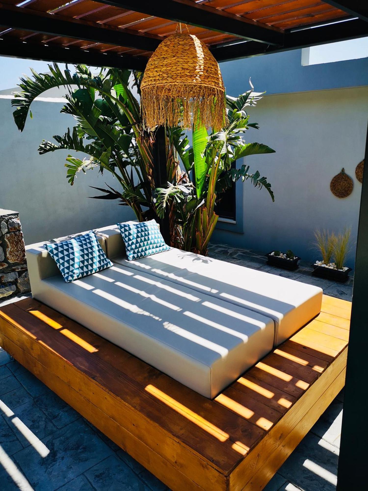 Spacious Maistrali Villa, Private Pool & Garden โรดาคิโน ภายนอก รูปภาพ