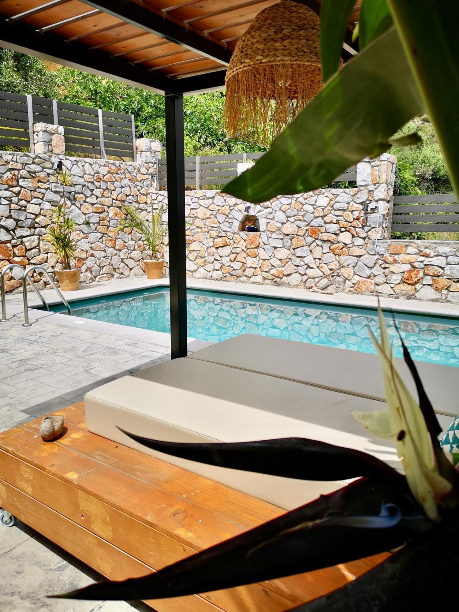 Spacious Maistrali Villa, Private Pool & Garden โรดาคิโน ภายนอก รูปภาพ